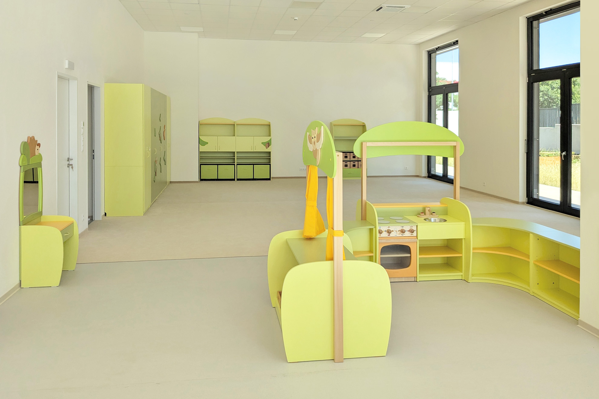 Vybavení interiéru mateřské školy – Les – herní koutky – kuchyňka a obchod Vybavení interiéru mateřské školy – Les – herní koutky – kuchyňka a obchod